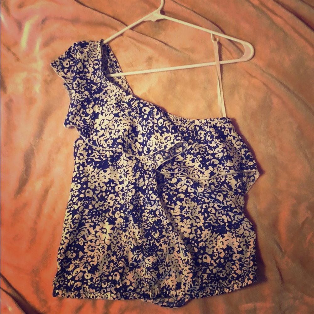 One shoulder ruffle top